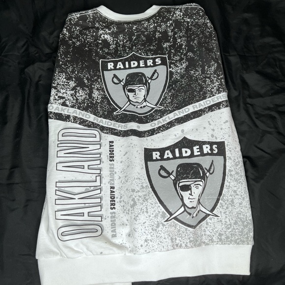 Oakland raiders sweatshirt - Picture 2 of 4